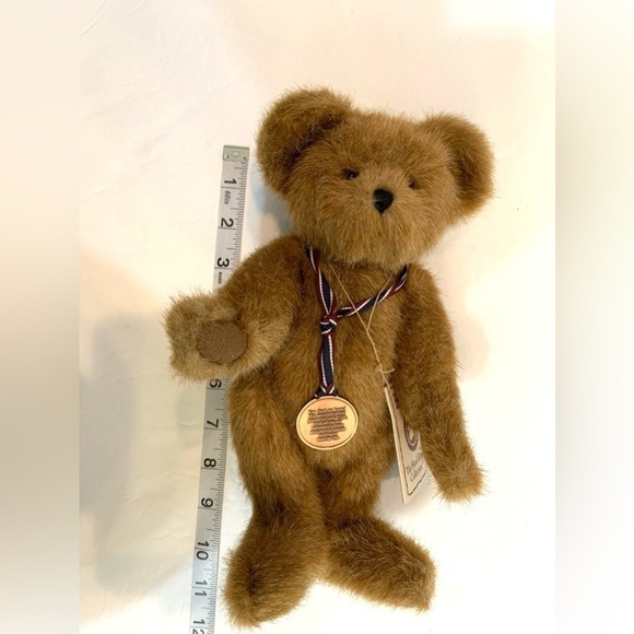 Boyd’s Bears Biblical “John” 10” Bear with Bible Verse 3:16 Style 94808 - Picture 5 of 7